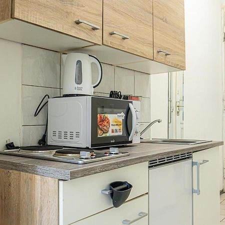 Modern Comforts: Chic Studio Apt Centrally Located Bécs Kültér fotó