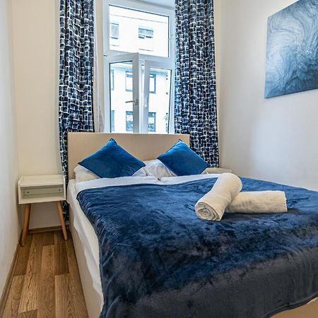 Modern Comforts: Chic Studio Apt Centrally Located Bécs Kültér fotó