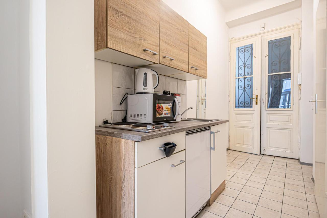 Modern Comforts: Chic Studio Apt Centrally Located Bécs Kültér fotó