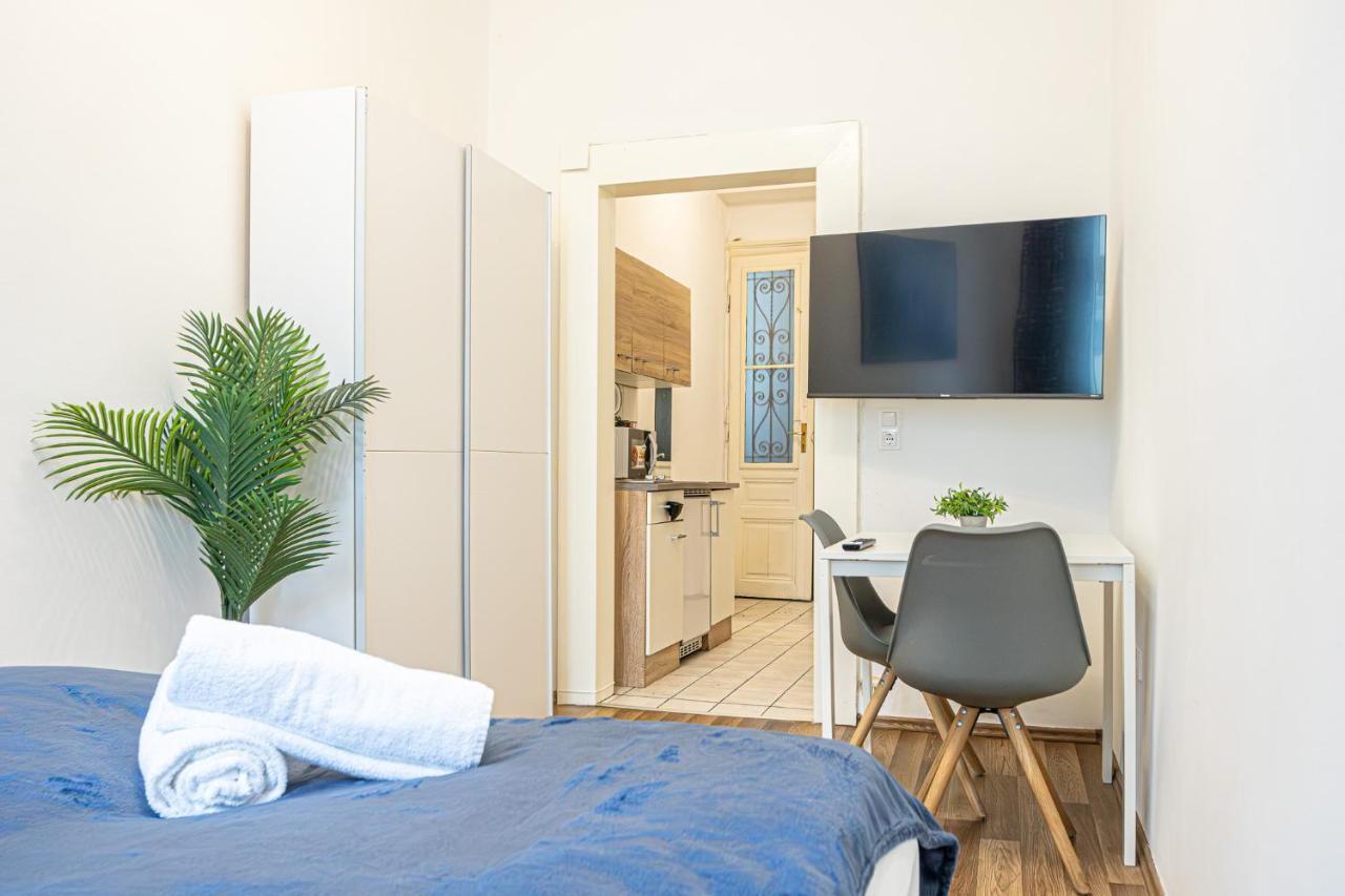 Modern Comforts: Chic Studio Apt Centrally Located Bécs Kültér fotó