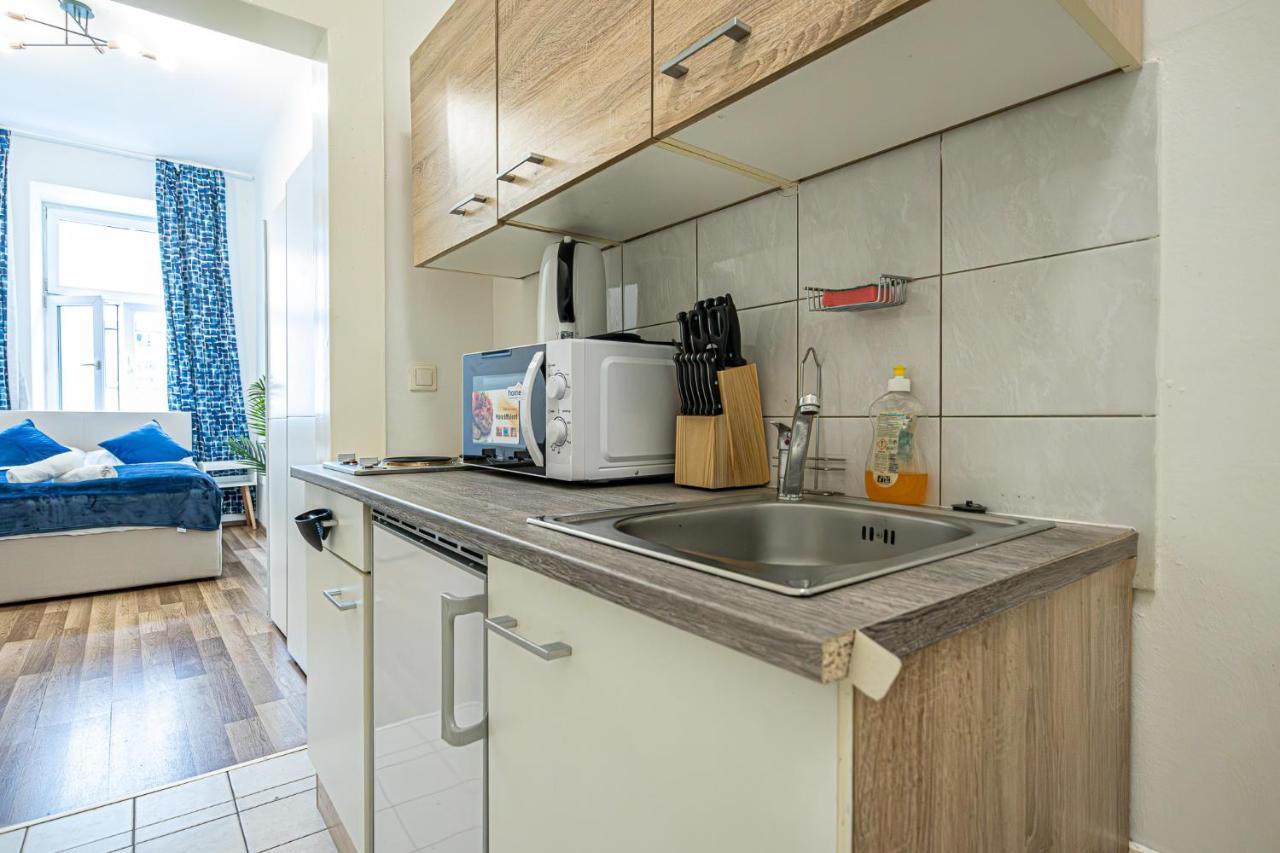 Modern Comforts: Chic Studio Apt Centrally Located Bécs Kültér fotó